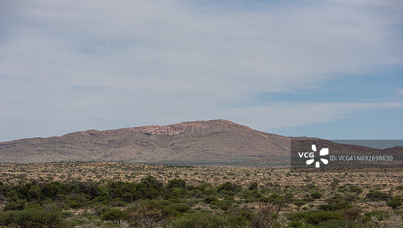 纳米比亚半干旱植被山区景观图片素材
