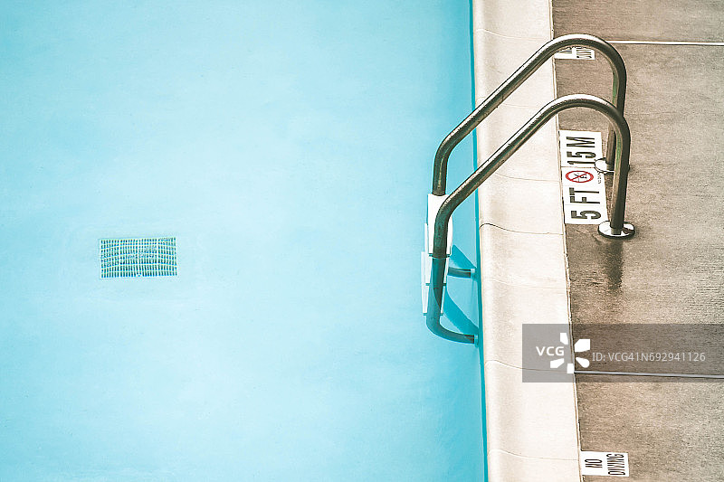 雨天度假图片素材