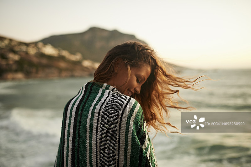 沉浸于大海的魔力图片素材