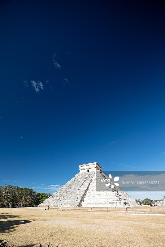 尤卡坦奇琴伊察的埃尔卡斯蒂略金字塔图片素材