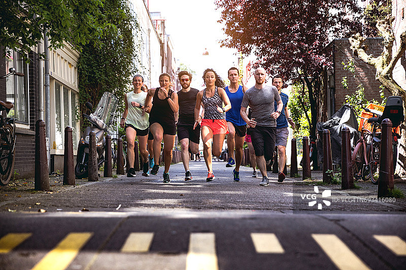 城市跑者团队训练图片素材