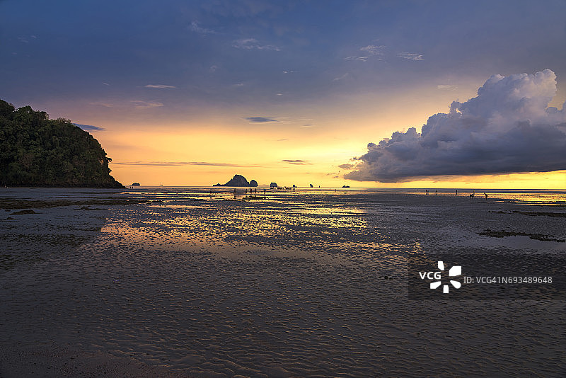 甲米（泰国）日落图片素材