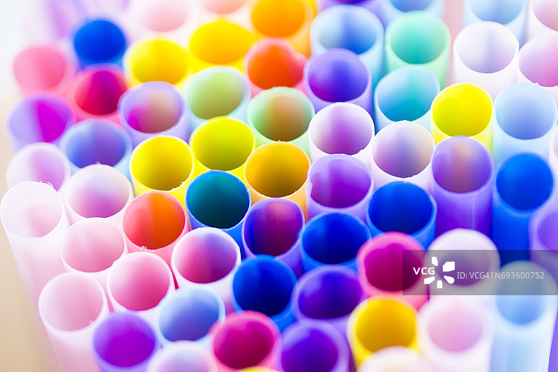 彩色吸管特写镜头图片素材