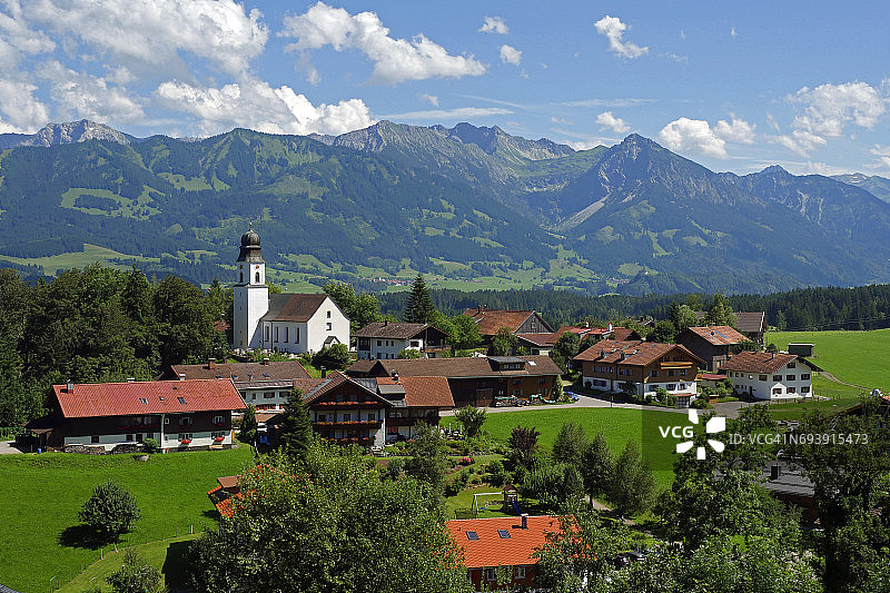 德国巴伐利亚州奥夫特尔施旺和阿尔高阿尔卑斯山图片素材