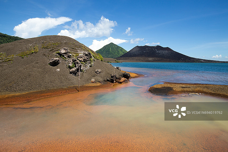 巴布亚新几内亚拉包尔塔武鲁火山附近温泉图片素材