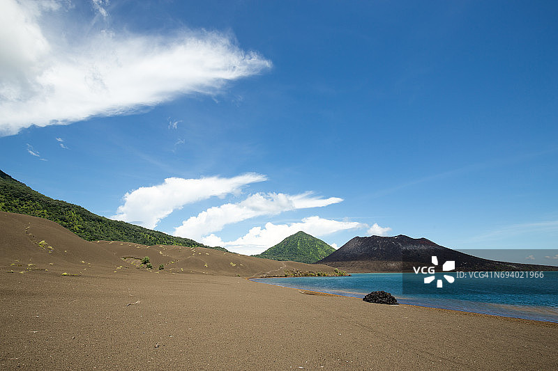 巴布亚新几内亚拉包尔的塔武鲁火山图片素材