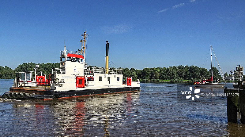 德国基尔运河，渡轮图片素材
