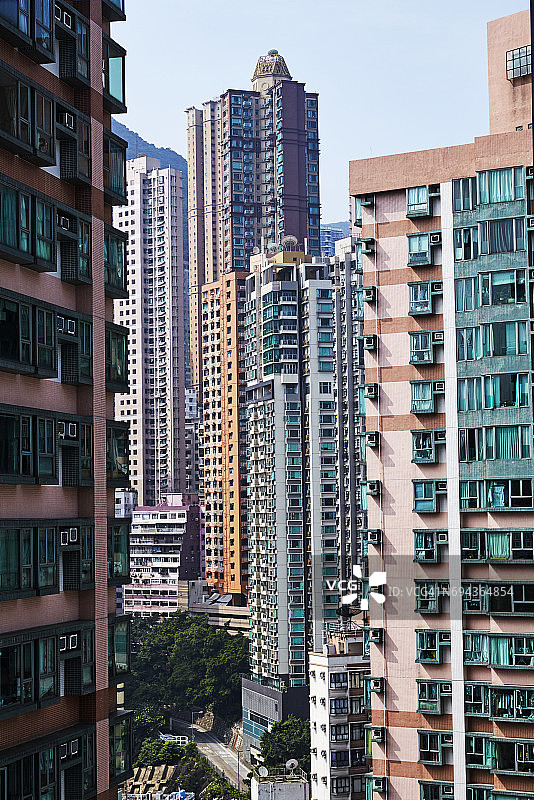 香港上环摩天大楼鸟瞰：中国银行大厦和长江集团中心图片素材