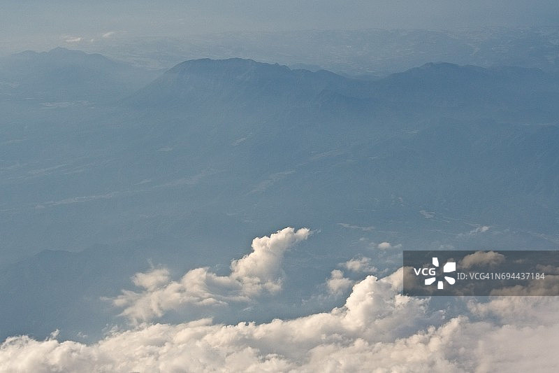飞机航拍鸟取县大山图片素材