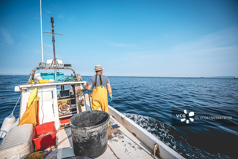 海上航行图片素材