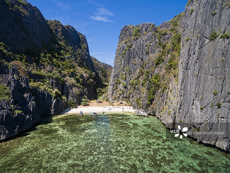 巴拉望科隆岛海滩的航拍景色图片素材