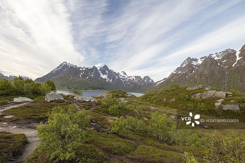 挪威罗弗敦群岛的奥斯内斯峡湾图片素材