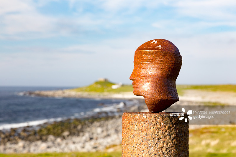 埃格姆海滩上的马库斯·拉etz头部雕塑图片素材