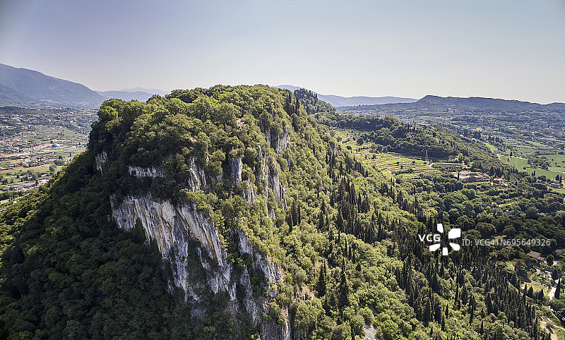 加尔达湖鸟瞰图片素材
