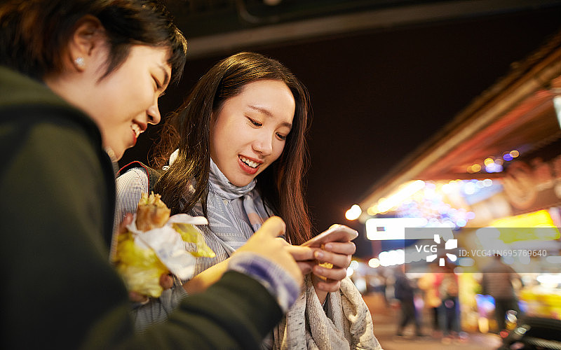 用移动技术记录每个瞬间图片素材