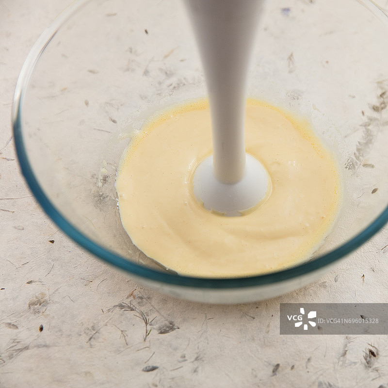 蛋黄酱的制作图片素材