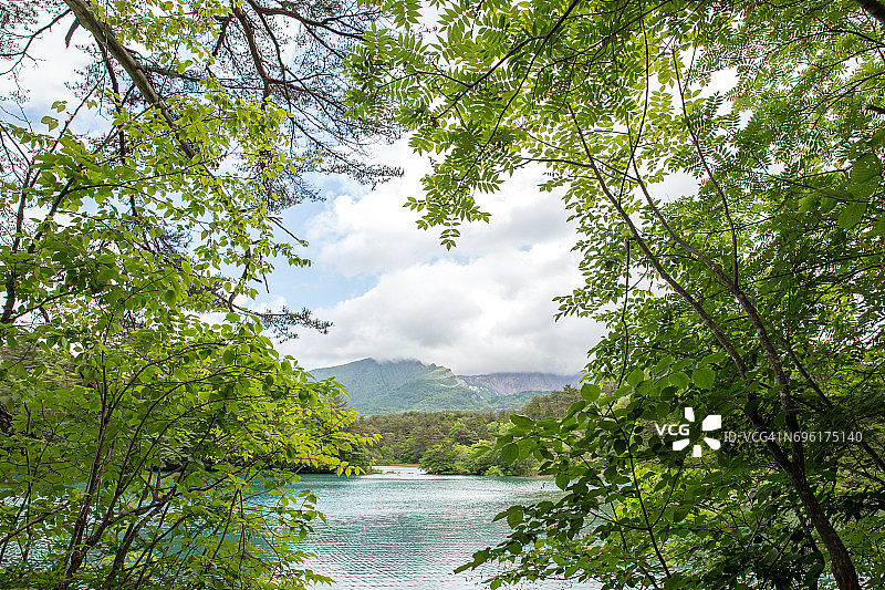 日本福岛五色沼的春日景色图片素材