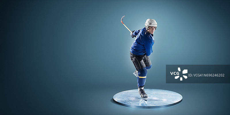 比赛中的曲棍球运动员图片素材