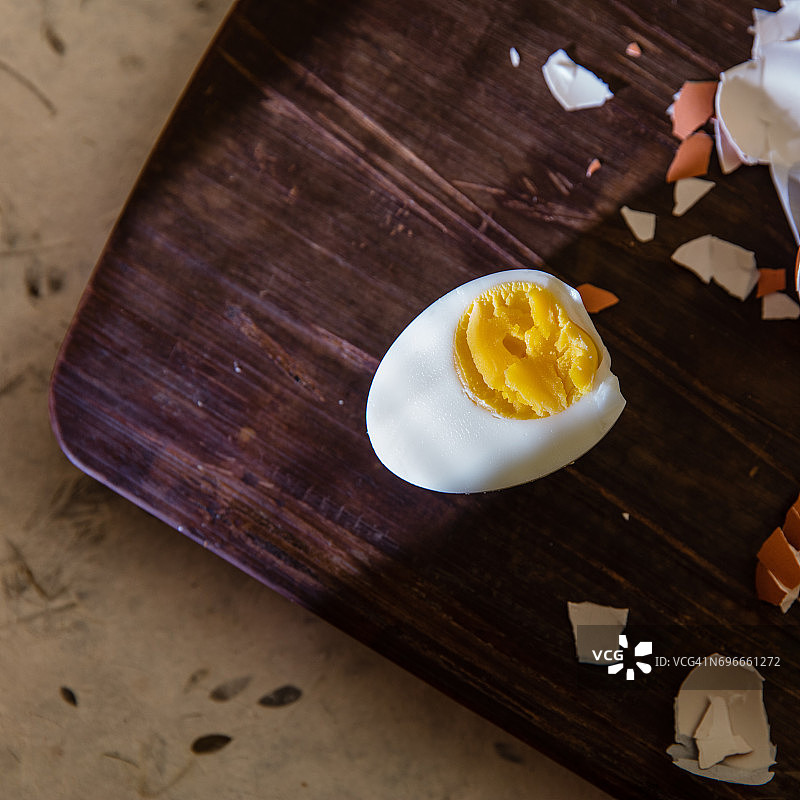 半个煮熟的鸡蛋图片素材