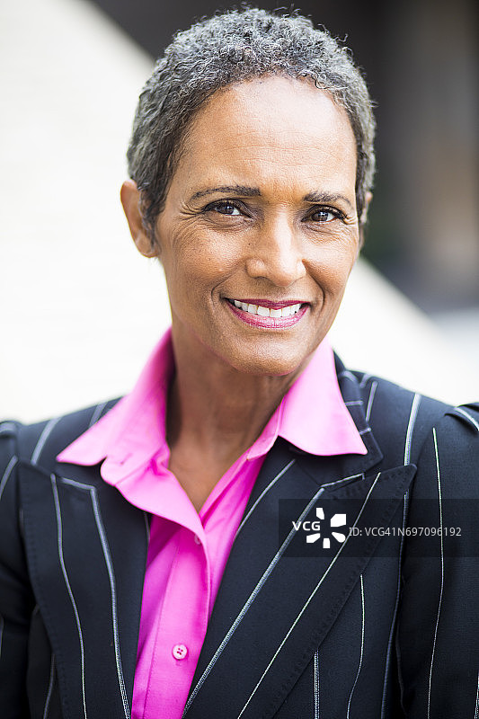 杰出的资深非裔美国女商人图片素材