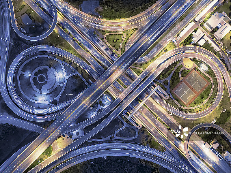 泰国夜晚公园环岛公路航拍图图片素材