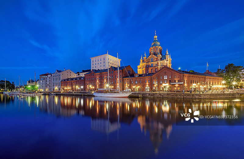 赫尔辛基乌斯佩斯基大教堂黄昏图片素材