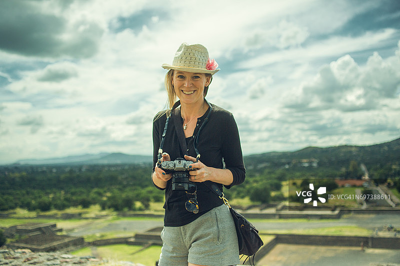 在墨西哥特奥蒂瓦坎的游客图片素材