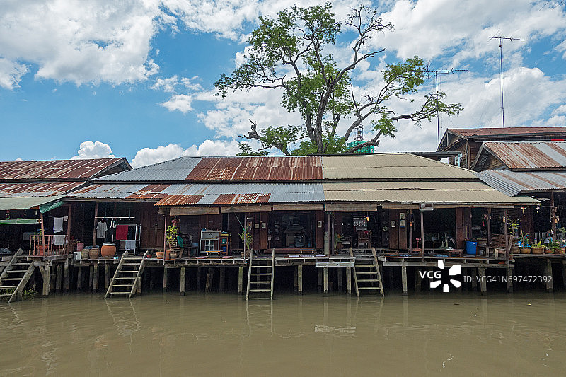 泰国夜功府安帕瓦水上市场图片素材
