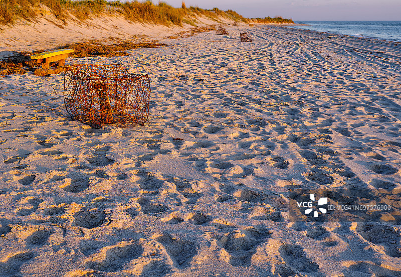 废弃的蟹笼图片素材