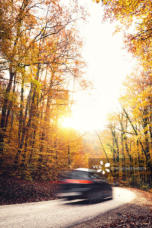 秋季驾驶之旅图片素材