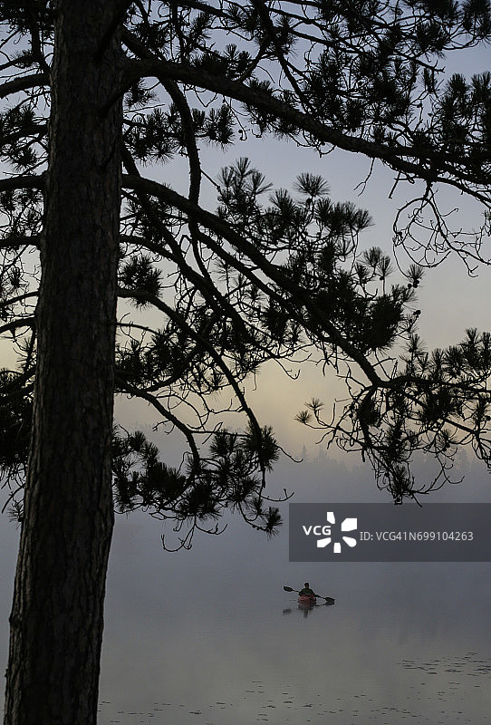 日出皮划艇图片素材