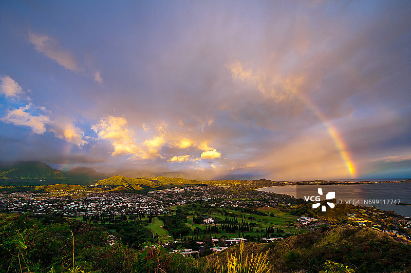 从拉尼凯炮台远足小径看到的海洋景色图片素材