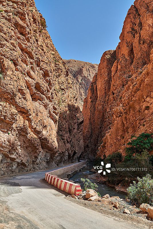 达德斯峡谷的狭窄道路图片素材