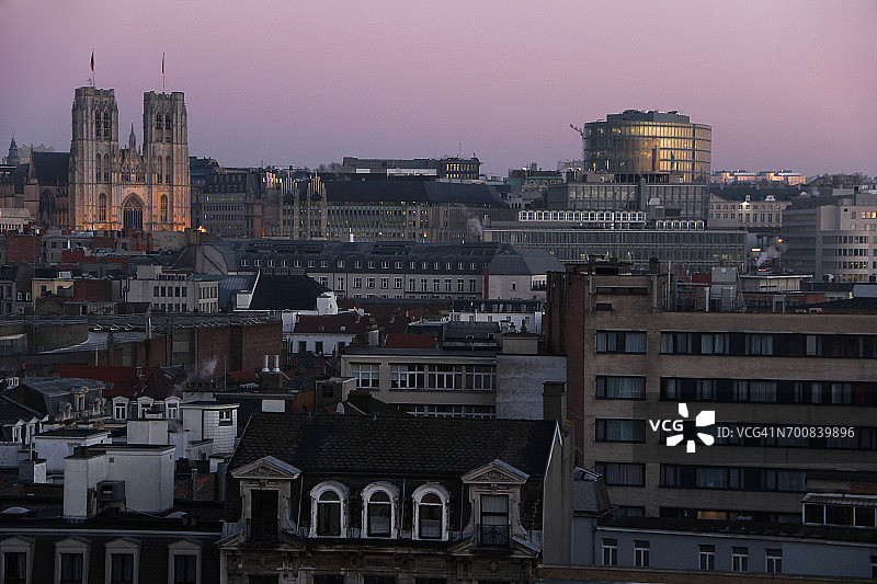 比利时布鲁塞尔圣弥额尔圣古都拉主教座堂高角度景观图片素材