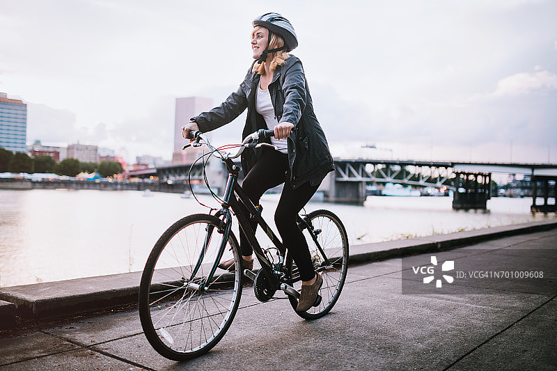 波特兰城市通勤自行车图片素材