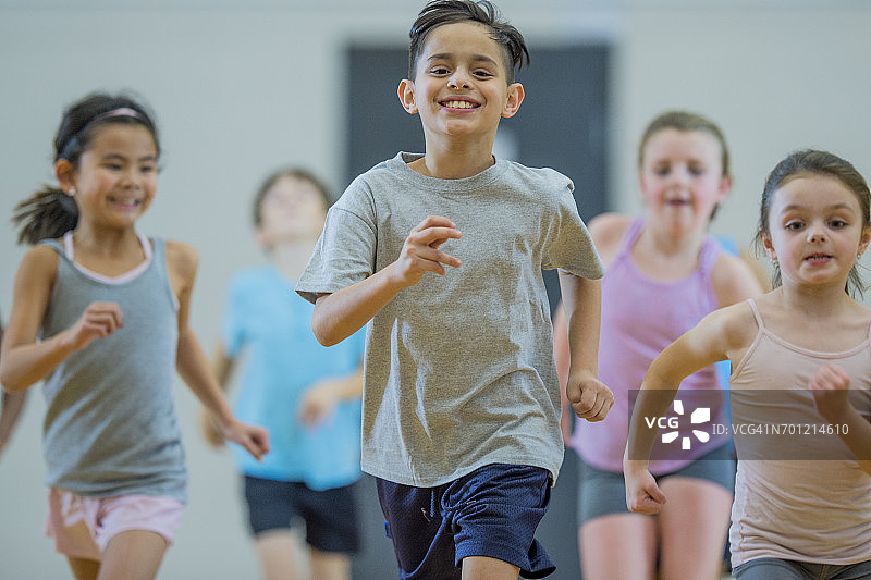 室内体育课图片素材