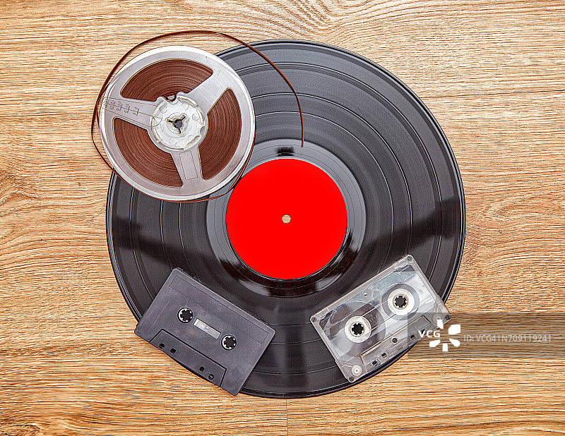 黑胶唱片、卡式磁带和卷盘磁带图片素材