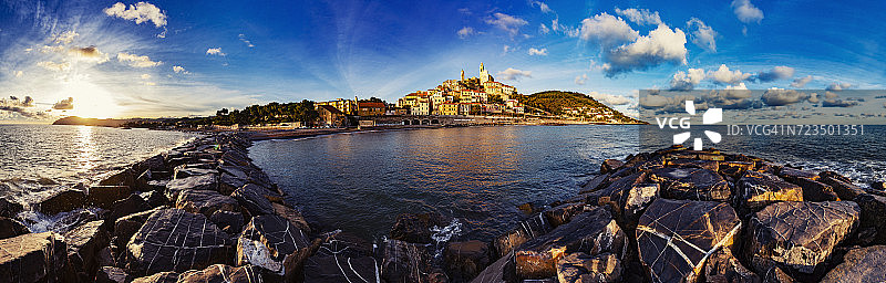 意大利利古里亚切尔沃的迷人景色图片素材
