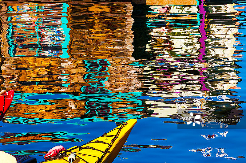 加拿大不列颠哥伦比亚省温哥华维多利亚内港的船屋图片素材