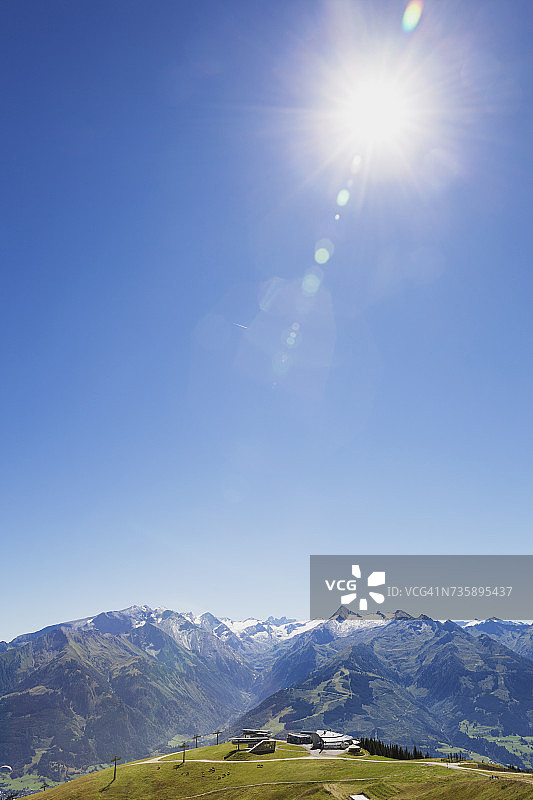 奥地利萨尔茨堡州，从施米滕赫厄峰俯瞰山景图片素材