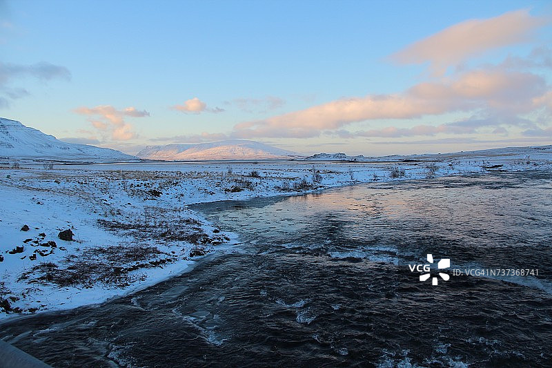 冰岛埃斯亚山脉拉萨河图片素材