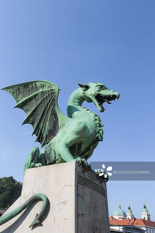 斯洛文尼亚卢布尔雅那，龙桥上的龙图片素材