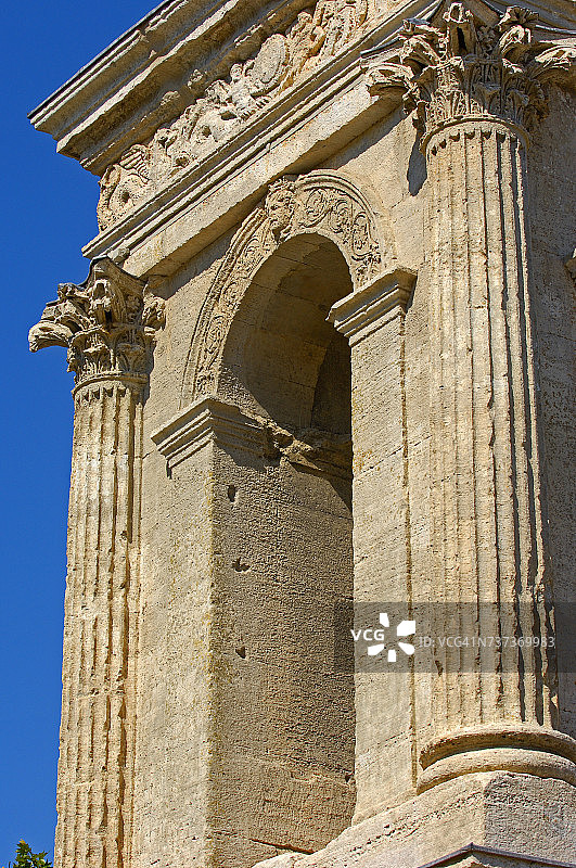 格拉农古罗马遗址，法国圣雷米图片素材