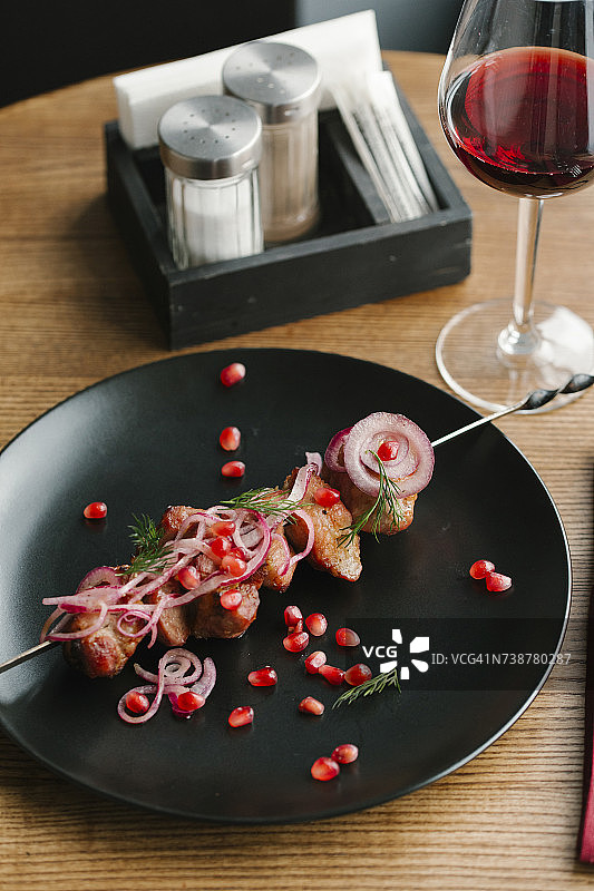 石榴籽红酒烤肉串图片素材