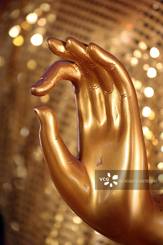 万象西蒙寺（西孟寺）的金色佛像，老挝图片素材