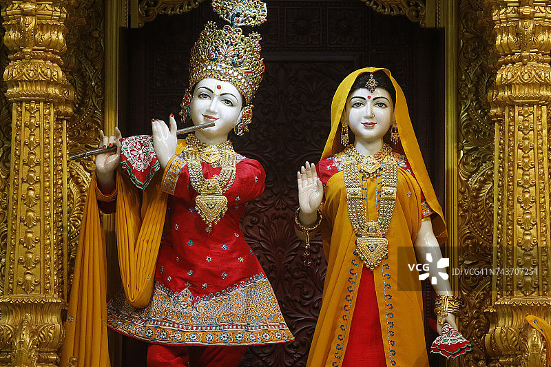 坎帕拉BAPS施里·斯瓦米纳拉扬神庙的克里希纳和拉达神像，乌干达图片素材