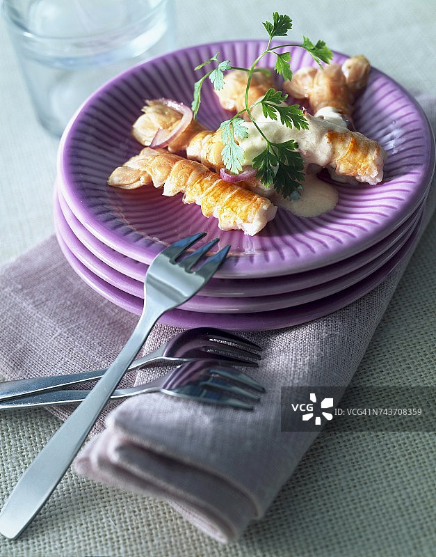 海螯虾配雪维菜奶油酱图片素材