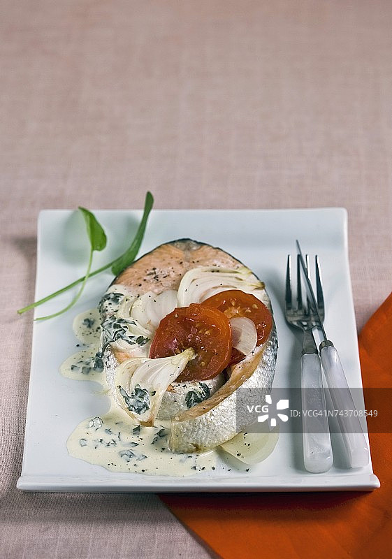 配酸模的鲑鱼排图片素材