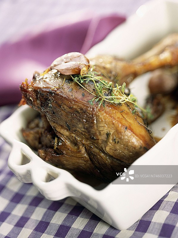 蒜香烤羊腿图片素材