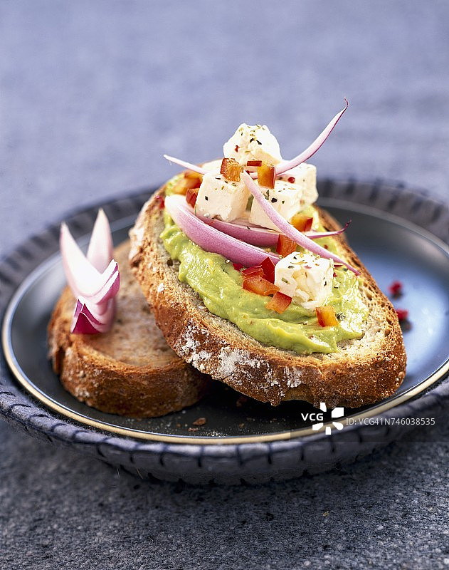 鳄梨酱开放式三明治图片素材